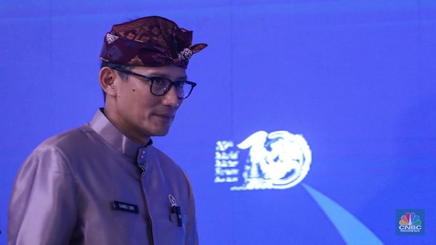 Menteri Pariwisata dan Ekonomi Kreatif (Menparekraf) Sandiaga Uno menyampaikan keterangan saat konferensi pers di Bali Nusa Dua Convention Center (BNDCC), Nusa Dua, Bali, Senin (20/5/2024). (²©²ÊÍøÕ¾/Faisal Rahman)