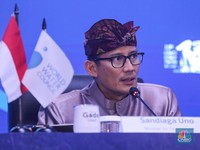 Sandiaga Uno Akui Harga Tiket Pesawat Masih Mahal, tapi...