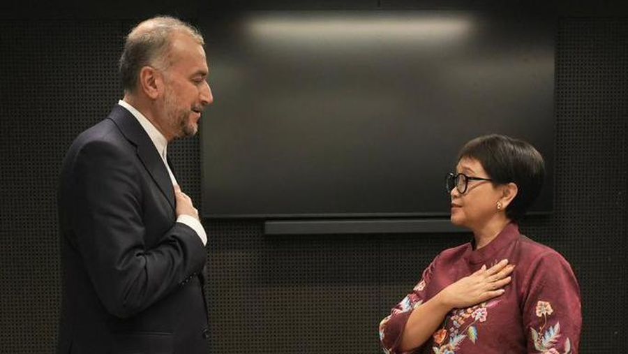Menteri Retno Marsudi dan Menlu Iran Hossein Amirabdollahian. (Tangkapan layar @Menlu_RI)