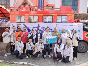 Pegadaian-Relawan Bakti BUMN Berikan Bantuan Bencana Galodo di Sumbar