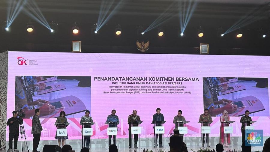 Penandatanganan Komitmen Bersama Industri Bank Umum dan Asosiasi BPR/S. (CNBC IndonesiaZefanya Aprilia)