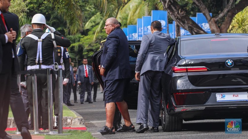 Presiden World Water Council, Loic Fauchon tiba di Bali International Convention Center (BICC), Nusa Dua, Bali, Senin (20/5/2024). (CNBC Indonesia/Faisal Rahman)