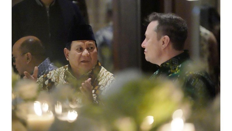 Presiden Terpilih Republik Indonesia Prabowo Subianto menghadiri acara makan malam dengan CEO Tesla Inc. Elon Musk di sela-sela World Water Forum ke-10 di Bali, Minggu (19/5/2024). (Instagram @prabowo)