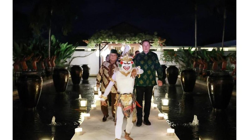 Presiden Terpilih Republik Indonesia Prabowo Subianto menghadiri acara makan malam dengan CEO Tesla Inc. Elon Musk di sela-sela World Water Forum ke-10 di Bali, Minggu (19/5/2024). (Instagram @prabowo)