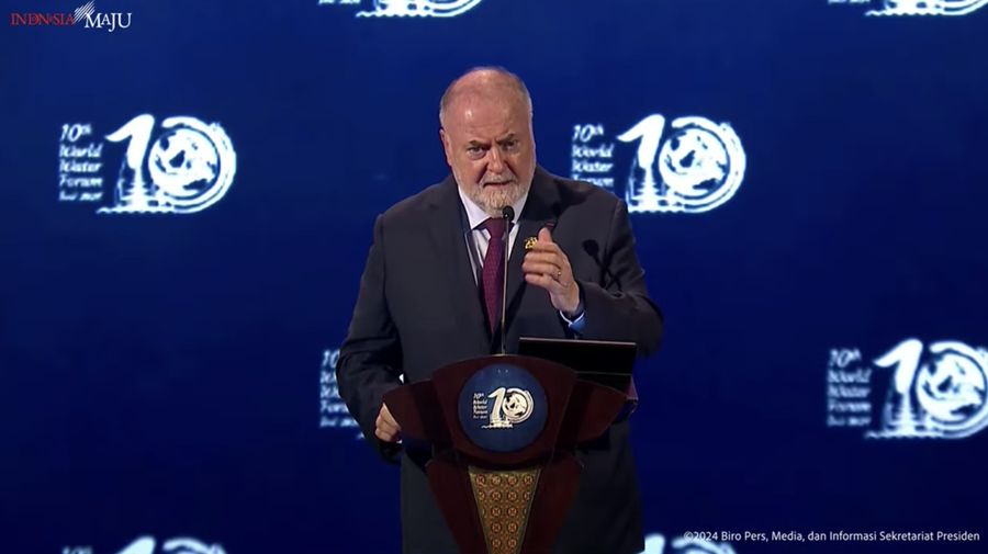 President World Water Council Loïc Fauchon berbicara dalam KTT World Water Forum ke-10 di Bali International Convention Center (BICC), Nusa Dua, Bali, Senin (20/5/2024). (Tangkapan Layar Youtube Sekretariat Presiden)