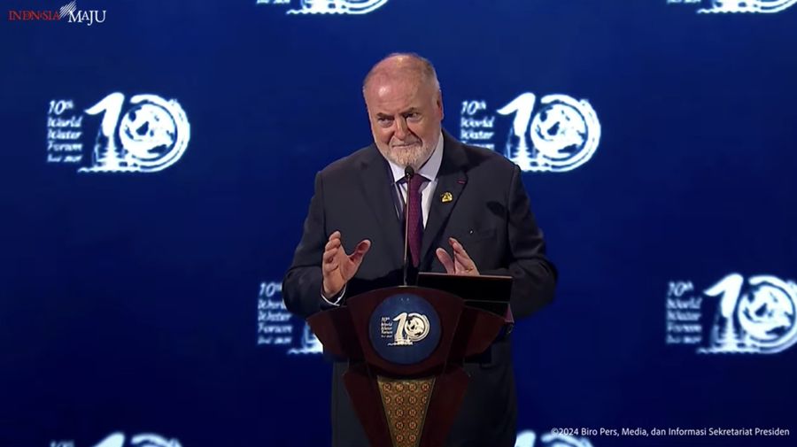 President World Water Council Loïc Fauchon berbicara dalam KTT World Water Forum ke-10 di Bali International Convention Center (BICC), Nusa Dua, Bali, Senin (20/5/2024). (Tangkapan Layar Youtube Sekretariat Presiden)