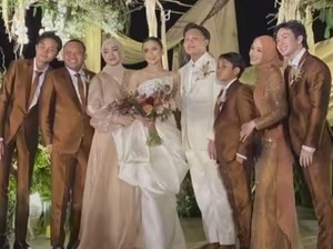 Most Pop: Pesona Santyka Fauziah, Pacar Sule Hadiri Resepsi ke-2 Mahalini