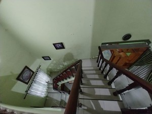 Tak Bisa Sembarangan, Begini 4 Cara Pilih Keramik yang Aman Untuk Tangga