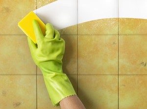 Cara Bersihkan Lantai Keramik yang Menguning
