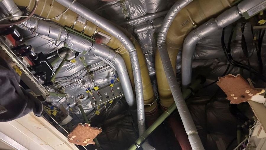 Interior pesawat Singapore Airlines penerbangan SG321 digambarkan setelah pendaratan darurat di Bandara Internasional Suvarnabhumi Bangkok, Thailand, 21 Mei 2024. (REUTERS/Stringer) Interior pesawat Singapore Airlines penerbangan SG321 digambarkan setelah pendaratan darurat di Bandara Internasional Suvarnabhumi Bangkok, Thailand, 21 Mei 2024. (REUTERS/Stringer)