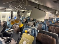 Penampakan Pesawat Singapore Airlines Turbulensi Hebat, Porak-poranda