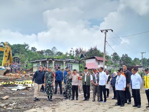 Jokowi Perintahkan Siapkan Lahan Relokasi Korban Banjir Bandang Sumbar