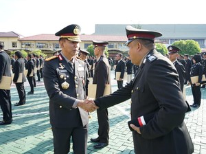 Kapolda Kalsel Apresiasi 2 Polisi Tangkap Pelaku Pembunuhan Buron Setahun