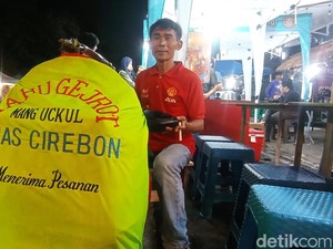 Cerita Sanusi Penjual Tahu Gejrot Bangkit dari Luka Bakar Sekujur Tubuh