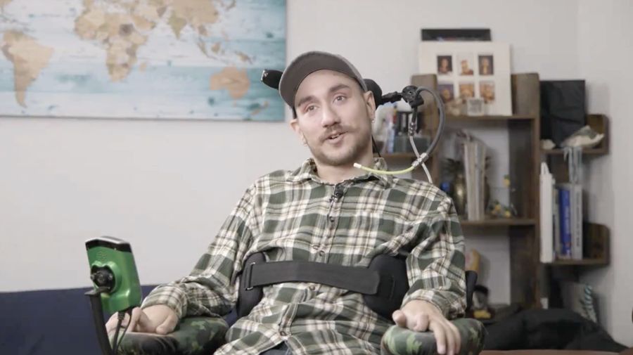 Noland Arbaugh, pasien pertama Neuralink. (X @neuralink)