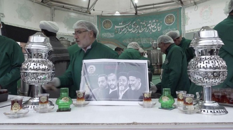 Pemerintah Iran langsung mempersiapkan prosesi pemakaman untuk Presiden Ebrahim Raisi yang meninggal pada Senin (20/5/2024). (Tangkapan Layar Video Reuters/POOL VIA WANA)