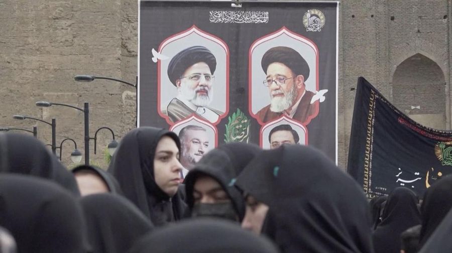 Pemerintah Iran langsung mempersiapkan prosesi pemakaman untuk Presiden Ebrahim Raisi yang meninggal pada Senin (20/5/2024). (Tangkapan Layar Video Reuters/POOL VIA WANA)