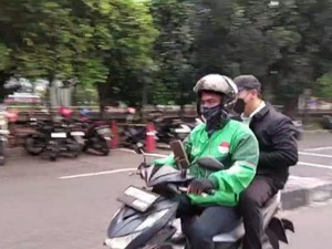 Momen Eks Kepala Bea Cukai Purwakarta Naik Ojol Usai Hartanya Diusut KPK