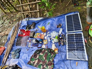 TNI Kuasai Markas OPM di Maybrat Usai Kontak Tembak, Amunisi-Panah Disita