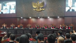 Tak Ada Surat DPP, Gugatan Caleg PAN Terkait Crazy Rich Surabaya di MK Gugur