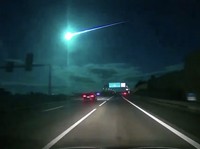 Meteor Besar Benar Jatuh, Warga Panik Berhamburan Keluar Rumah