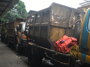Ratusan Ton Sampah di Bogor Teronggok gara-gara Sopir Truk Mogok