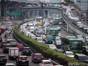 Macet Jakarta Bikin Rugi Rp 100 T, Warga Masih Ogah Naik Transportasi Umum