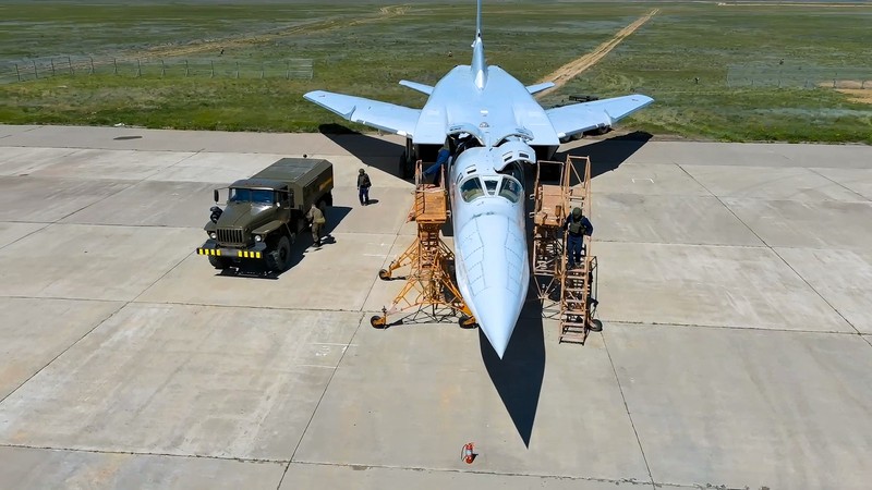 Pasukan Rusia telah memulai latihan tahap pertama yang melibatkan pelatihan praktis dalam persiapan dan penggunaan senjata nuklir non-strategis atau taktis. (Russian Defense Ministry Press Service via AP) Pasukan Rusia telah memulai latihan tahap pertama yang melibatkan pelatihan praktis dalam persiapan dan penggunaan senjata nuklir non-strategis atau taktis. (Russian Defense Ministry Press Service via AP)