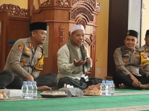 6 Personel Polres Mojokerto yang Naik Haji Tahun Ini Dibekali Doa
