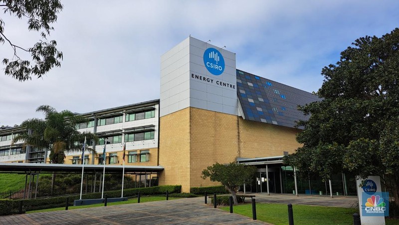 Pusat penelitian sains dan industri di bidang energi, CSIRO, di Newcastle, New South Wales, Australia. Australia memiliki ambisi besar dalam transisi energi dengan target 82% penggunaan energi terbarukan dalam jaringan kelistrikan pada 2030. (CNBC Indonesia/Lucky Leonard)