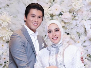 Syahrini Umumkan Hamil Anak Pertama