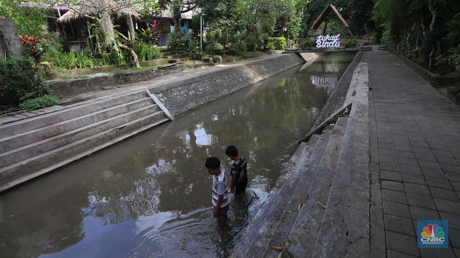 Area objek wisata Tukad (sungai) Bindu, Denpasar, Bali, Kamis (23/5/2024). Tukad Bindu yang berlokasi di Kesiman, Denpasar Timur merupakan sungai yang awalnya kotor dan kini menjadi sungai yang sangat bersih. (CNBC Indonesia/Faisal Rahman)