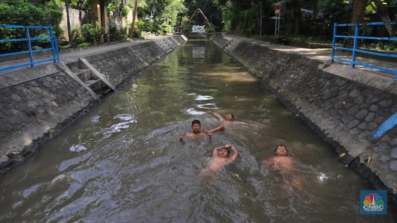 Area objek wisata Tukad (sungai) Bindu, Denpasar, Bali, Kamis (23/5/2024). Tukad Bindu yang berlokasi di Kesiman, Denpasar Timur merupakan sungai yang awalnya kotor dan kini menjadi sungai yang sangat bersih. (CNBC Indonesia/Faisal Rahman)