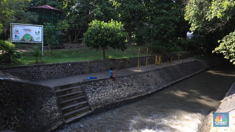 Area objek wisata Tukad (sungai) Bindu, Denpasar, Bali, Kamis (23/5/2024). Tukad Bindu yang berlokasi di Kesiman, Denpasar Timur merupakan sungai yang awalnya kotor dan kini menjadi sungai yang sangat bersih. (CNBC Indonesia/Faisal Rahman)