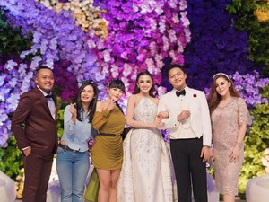 Penjelasan Dinar Candy soal Adik Pakai Celana Jeans ke Nikahan Rizky Febian