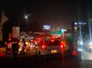 Libur Waisak, Lalin Arah Puncak Malam Ini Sempat Padat