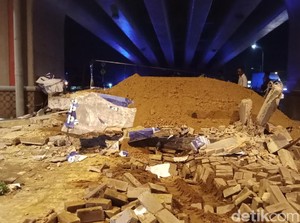 Sopir Truk yang Hantam Pos Polisi di Palembang Janjikan Ganti Rugi
