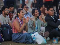 Potret Riuh & Keseruan Melasti Water Carnival di Pantai Melasti