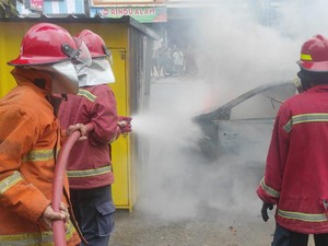 Avanza Muatan 12 Jeriken Pertalite Hangus Terbakar, Sopir Pilih Kabur