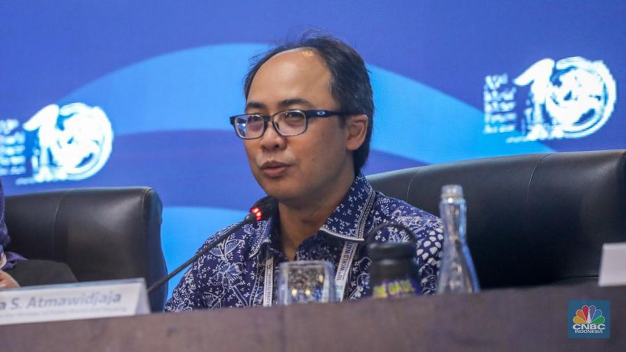 Staf Ahli Menteri Bidang Teknologi, Industri, dan Lingkungan Kementerian PUPR, Endra S. Atmawidjaja saat konferensi pers di Bali Nusa Dua Convention Center (BNDCC), ITDC Nusa Dua, Kamis (23/5/2024). (CNBC Indonesia/Faisal Rahman)