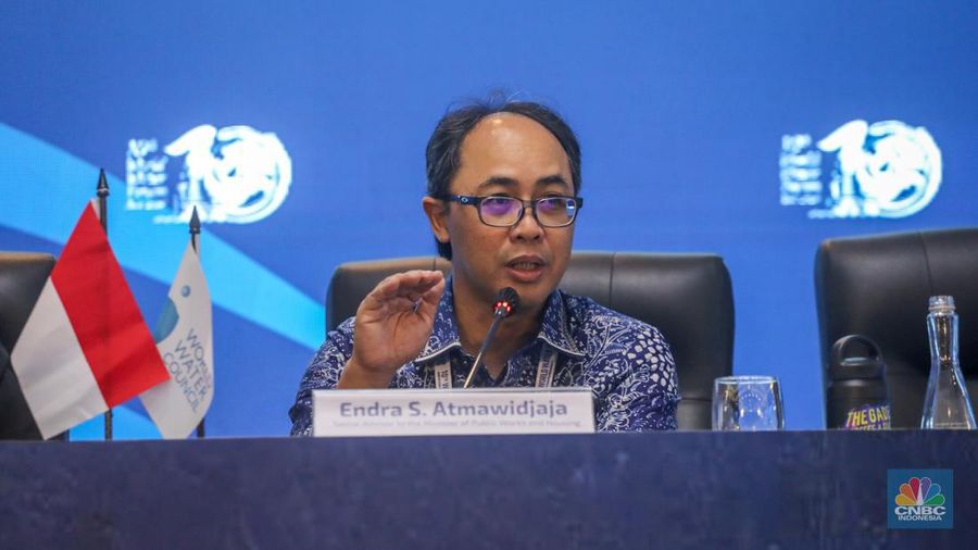 Staf Ahli Menteri Bidang Teknologi, Industri, dan Lingkungan Kementerian PUPR, Endra S. Atmawidjaja saat konferensi pers di Bali Nusa Dua Convention Center (BNDCC), ITDC Nusa Dua, Kamis (23/5/2024). (CNBC Indonesia/Faisal Rahman)