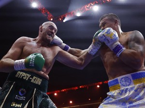 Oleksandr Usyk dan Tyson Fury Dipastikan Gelar Rematch
