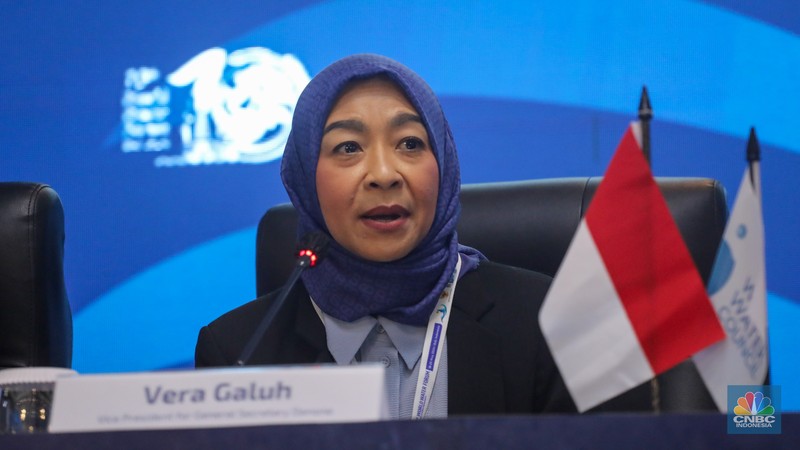 Presiden Joko Widodo bertemu dengan CEO SpaceX dan Tesla, Elon Musk, di sela-sela Konferensi Tingkat Tinggi (KTT) World Water Forum ke-10 yang berlangsung di Bali International Convention Center (BICC), Kabupaten Badung, Provinsi Bali pada Senin, 20 Mei 2024. Presiden Jokowi dan Elon Musk antara lain membahas akselerasi transformasi digital di Indonesia hingga potensi pengembangan investasi di Indonesia. (Dok: Biro Pers Sekretariat Presiden RI) Presiden Joko Widodo bertemu dengan CEO SpaceX dan Tesla, Elon Musk, di sela-sela Konferensi Tingkat Tinggi (KTT) World Water Forum ke-10 yang berlangsung di Bali International Convention Center (BICC), Kabupaten Badung, Provinsi Bali pada Senin, 20 Mei 2024. Presiden Jokowi dan Elon Musk antara lain membahas akselerasi transformasi digital di Indonesia hingga potensi pengembangan investasi di Indonesia. (Dok: Biro Pers Sekretariat Presiden RI)