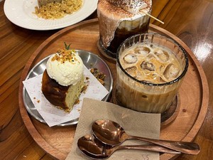 5 Kafe Cantik di Bandung Ini Punya Dessert Enak, Cocok Buat Cewek Kue