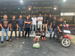 Kakak-Adik Pembobol Rumah Diciduk di Warnet, Pakai Uang untuk Judi Slot