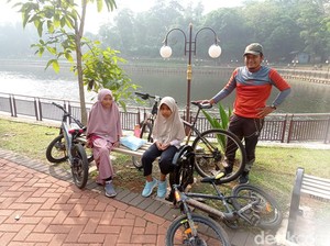 Cerita Warga Yogyakarta Rekreasi Lihat Satwa Sambil Olahraga di Ragunan