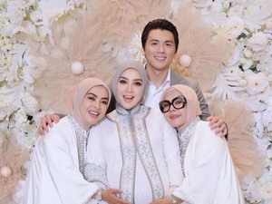 Kebahagiaan Keluarga di Kehamilan Pertama Syahrini