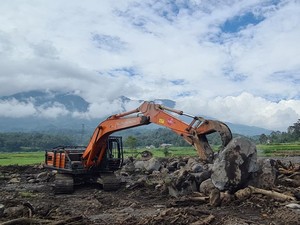 BNPB Akan Ledakkan Batu-batu Besar Dampak Galodo Gunung Marapi