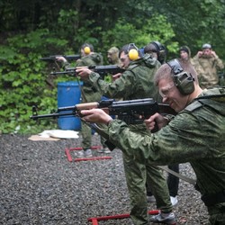 Siswa Sekolah di Rusia Jalani Pelatihan Militer untuk Perang