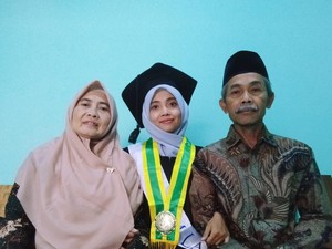 Cerita Kenanga, Lulus UNY 3,5 Tahun Tanpa Skripsi dan KKN